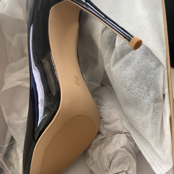 Elisabet Tang Heels, black, US size 8 - Picture 2 of 4